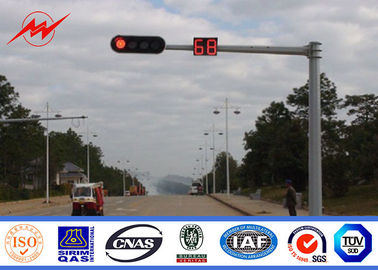 Cina il semaforo di 9m Palo durevole sceglie la strada palo leggero del segnale del braccio con i bulloni d'ancoraggio fornitore