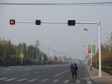 Cina Il segnale stradale della carreggiata Palo, strada privata ha galvanizzato la larghezza d'acciaio di altezza 4M di Palo 11M fornitore