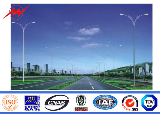 Il HDG 3mm 10m si raddoppia Palo d'acciaio galvanizzato esagerare con il braccio trasversale