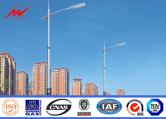 Multi lampada di via solare parteggiata all'aperto di pali di iluminazione pubblica Palo con il braccio trasversale di 2M