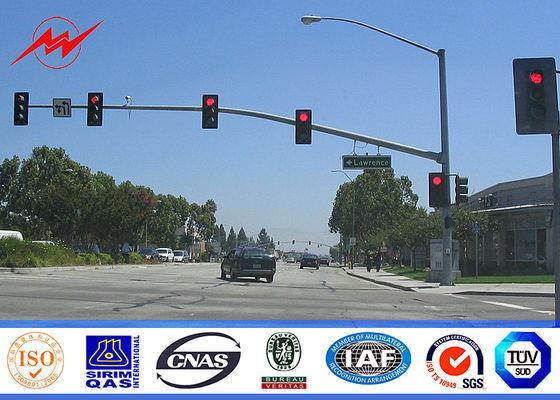 Segni galvanizzati altezza del semaforo di abitudine 4.5m con il singolo sostegno