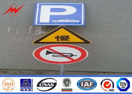 Alti segnali luminosi d'acciaio antivento di traffico di modo 4m con il regolatore della posta