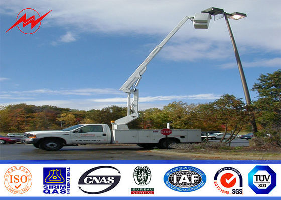 S500MC galvanizzato ha curvato iluminazione pubblica pali provvista di cardini ottagonale di 9M la metà di con spessore di 4mm