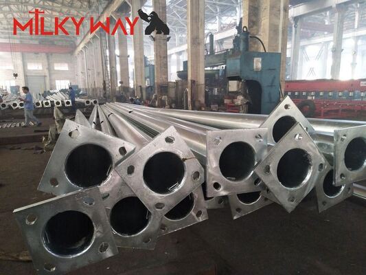 Pali in acciaio da 6 m 7 m 8 m Palo per lampione stradale zincato a caldo con doppio braccio