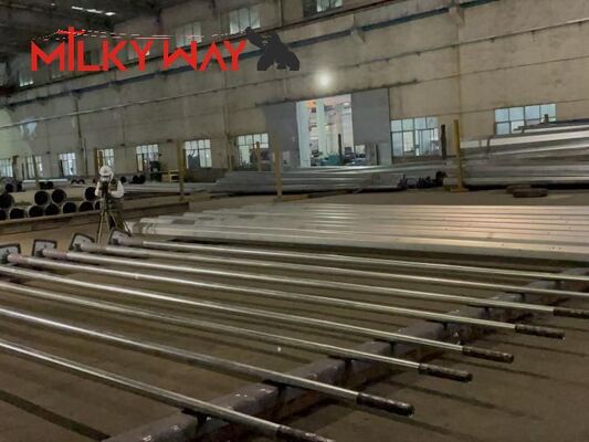 Polo di alimentazione in acciaio ad alta resistenza S500MC con superficie galvanizzata a caldo e bulloni fissati in acciaio inossidabile per reti elettriche