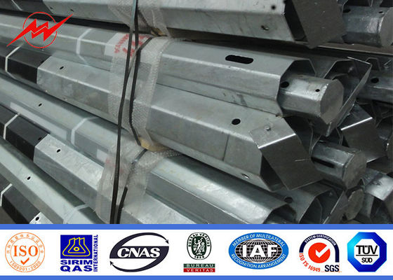 Una colonna elettrica palo pratico d'acciaio da 15 m. con FRP ed i segni, norma della Malesia