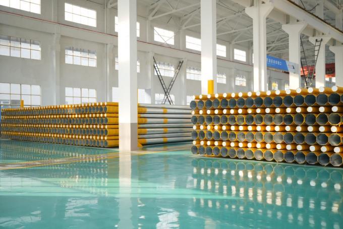 Disegno personalizzato palo di alimentazione elettrica per illuminazione stradale alto palo luce da giardino con resistenza al vento fino a 500 km / h 2